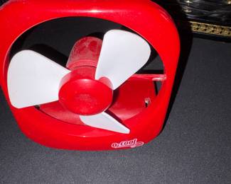 Small red fan 