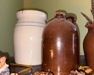 Items on top of pie chest