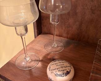 Champagne glasses + glass round box 