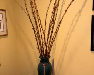 Decor items & large vase in Livinb room