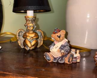 Items on top of pie chest 