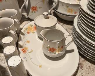 Complete set of dishes “Annabelle”
