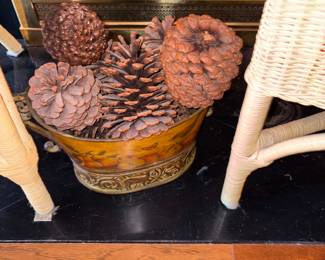Basket of pine cones 