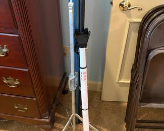 Master bedroom - standing screen