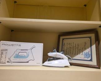 Rowena iron with original box, Picture