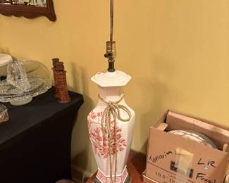 Picnic basket on left - close up on 1 of 2 matching lamps in dining room 