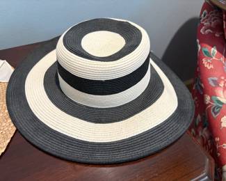 Master bedroom - summer hat