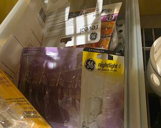 Light bulbs - various sizes 