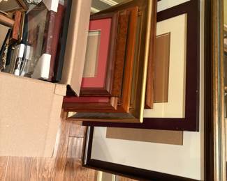 Box of picture frames 