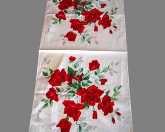 3899 Red Roses tea towel