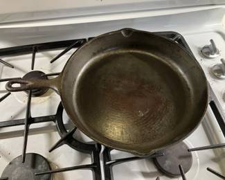 No 10 12 7/16" cast iron skillet