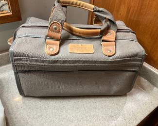 Country to Country train case