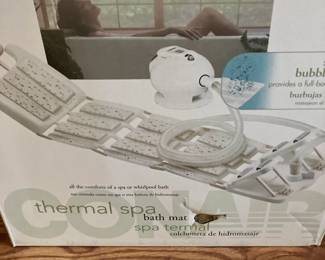 Thermal spa bath mat