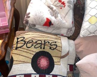 Decorative Pillows & Blankets