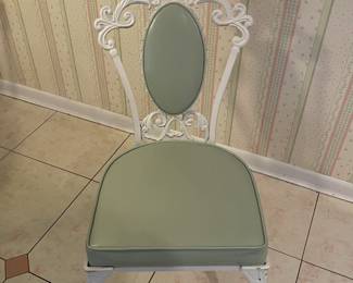 BEAUTIFUL Wrought Iron Dining Table W/ Glass Top & 6 Chairs