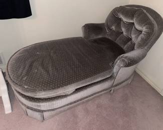 Upholstered Chaise W/ Tufted Buttons