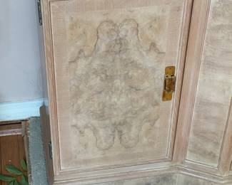 Dining Room China Cabinet (Drexel Heritage)