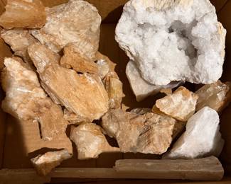 Multiple crystal quartz pieces