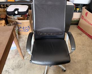 Lumbar support office chair