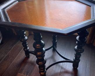Accent table
