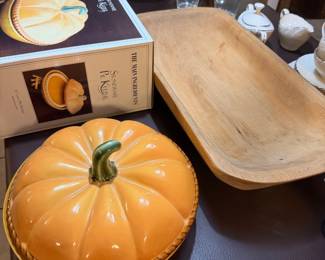 dough bowl, pie holders