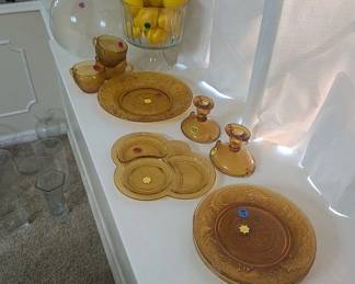 Beautiful gold glass ware set! 