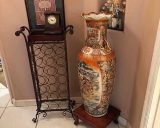 wine rack, large vase