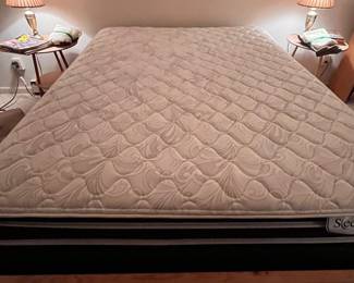 QUEEN SIZE BED
