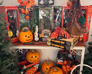 HALLOWEEN AND FALL DECOR