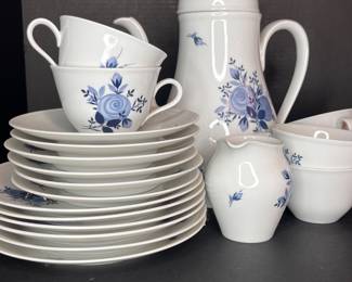BLUE FLORAL DESSERT SET