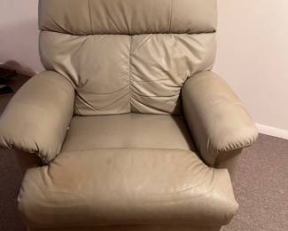 LA Z BOY RECLINER
