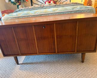 Lane Cedar Chest