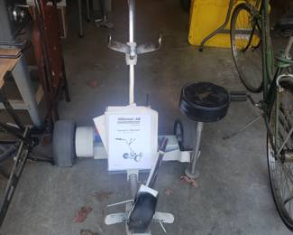 Hillcrest AB KANGAROO remote control golf caddy