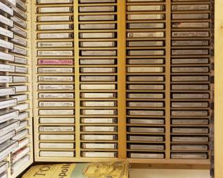 Hundreds cassettes