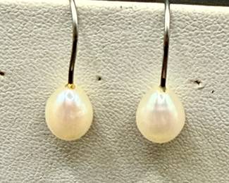 Pearl Drop Earrings
