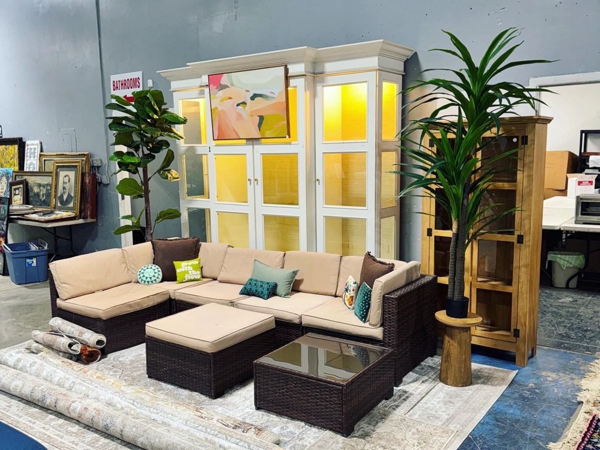 Patio Sectional and Tables, Home Decor & Artwork Orlando Estate Auction