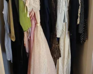 LADIES VINTAGE CLOTHING 