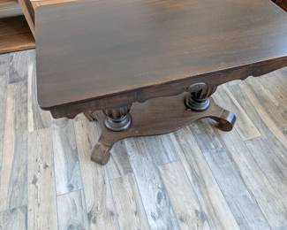 Detailed shot of table without glass