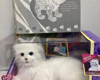 Tekno Kitty Lulu Cuddlin Kitty Battery Operated