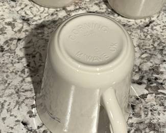 P46 - $15. Vintage Corning Ware Corelle English Breakfast Mugs Set of 4
