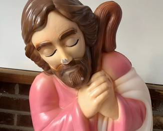 P88 - $350. Nativity Blow Mold Set. 6 Pieces. Some pieces are lighted. Tallest piece is 36". 