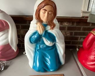P88 - $350. Nativity Blow Mold Set. 6 Pieces. Some pieces are lighted. Tallest piece is 36". 