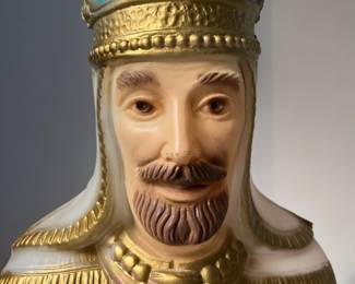 P88 - $350. Nativity Blow Mold Set. 6 Pieces. Some pieces are lighted. Tallest piece is 36". 