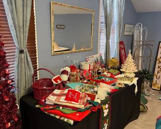 Overview to come and shop Holiday Items!