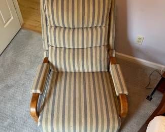 P19 - $40. Vintage Rocker / Recliner. Measures 29” wide x 31” deep x 36” tall.