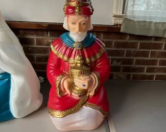 P88 - $350. Nativity Blow Mold Set. 6 Pieces. Some pieces are lighted. Tallest piece is 36". 