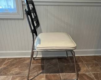 P3 - $375. Chromcraft - Mississippi. Vintage Kitchen Table with 4 Chairs. Table Measures 48” diameter x 29.5” tall. Chairs Measure 18.75” wide x 22.75" deep x 33.5” tall. Everything is in very good vintage condition! 