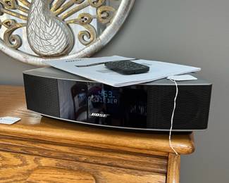 P82 - $150. Bose Wave Radio IV. Model 417788-WR. With Remote. 