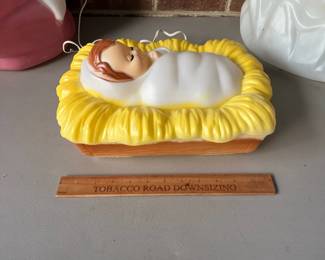 P88 - $350. Nativity Blow Mold Set. 6 Pieces. Some pieces are lighted. Tallest piece is 36". 