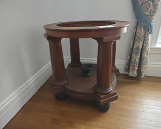 005 – Empire Pedestal Table with 4 column supports (missing top) – 33 x 31